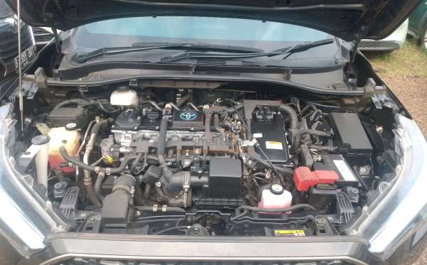 TOYOTA COROLLA CROSS HYBRID