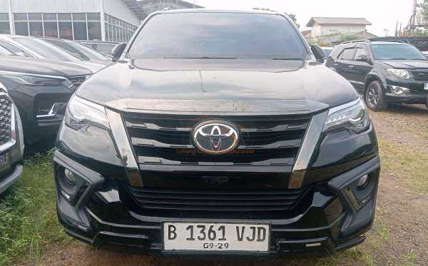 TOYOTA FORTUNER 2.4 VRZ