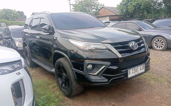 TOYOTA FORTUNER 2.4 VRZ