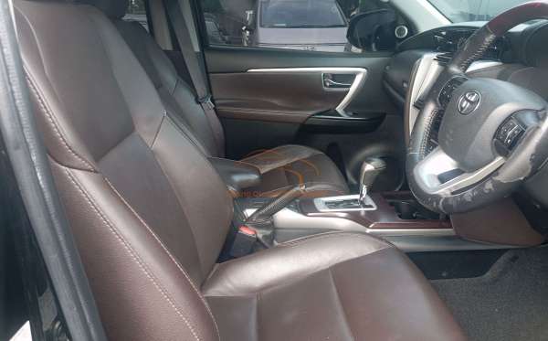 TOYOTA FORTUNER 2.4 VRZ