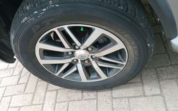 TOYOTA FORTUNER 2.4 VRZ