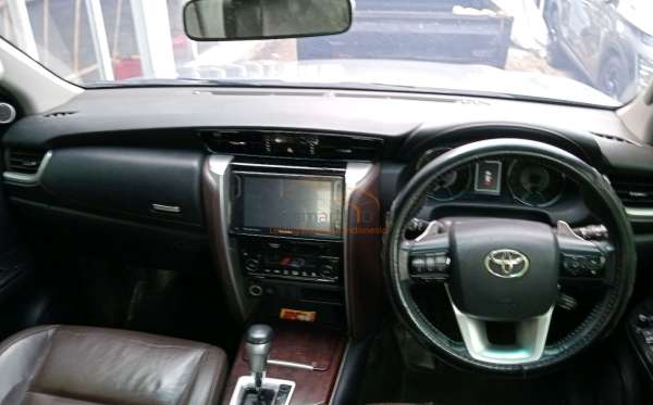 TOYOTA FORTUNER 2.4 VRZ