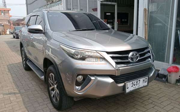 TOYOTA FORTUNER 2.4 VRZ