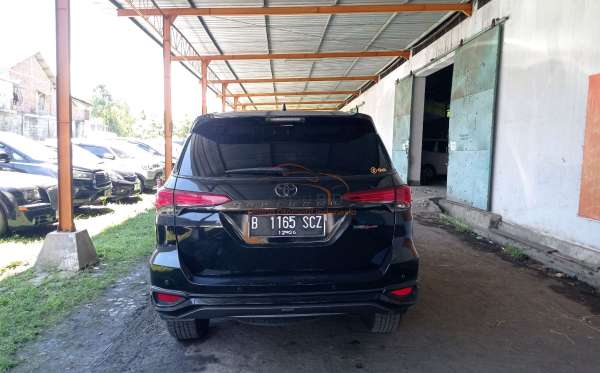 TOYOTA FORTUNER 2.4 VRZ
