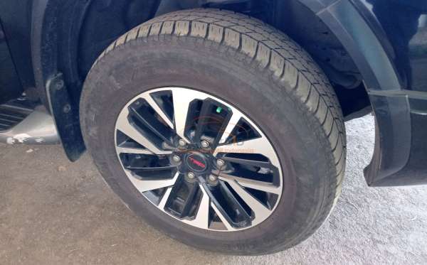 TOYOTA FORTUNER 2.4 VRZ
