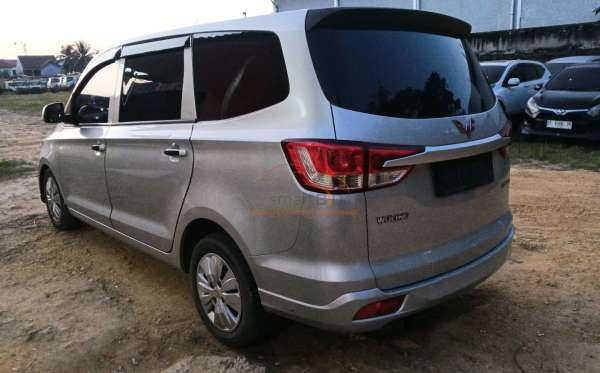 WULING CONFERO
