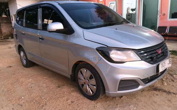 WULING CONFERO