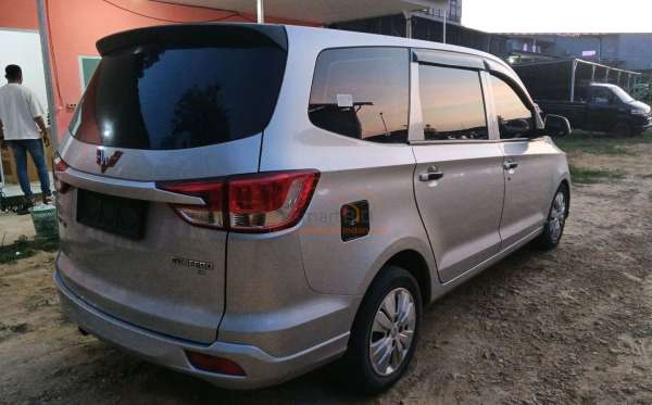 WULING CONFERO