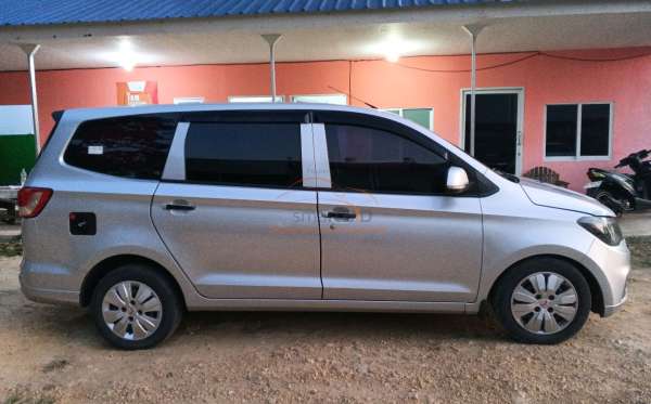 WULING CONFERO