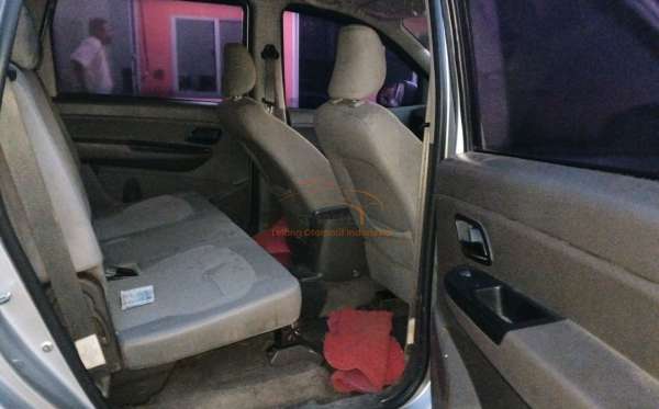WULING CONFERO