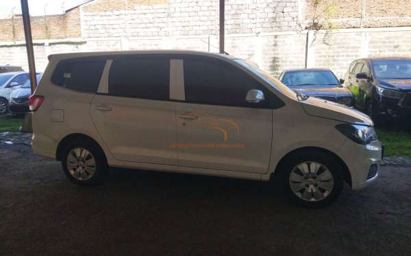 WULING CONFERO