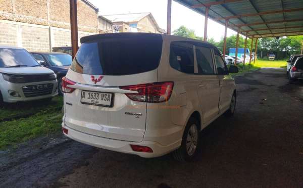 WULING CONFERO