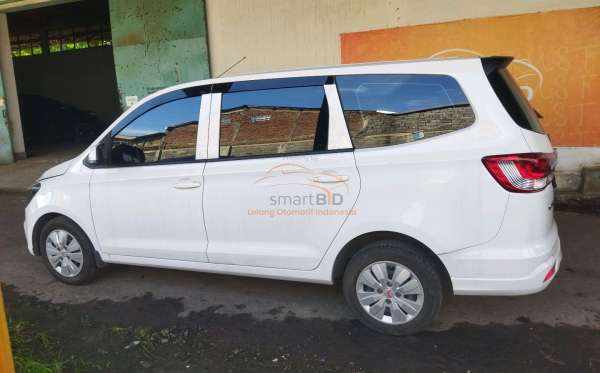 WULING CONFERO