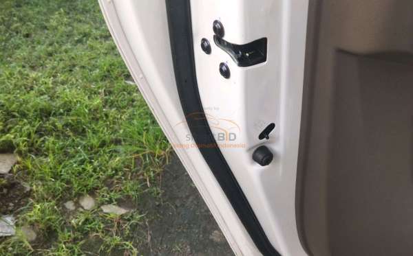 WULING CONFERO