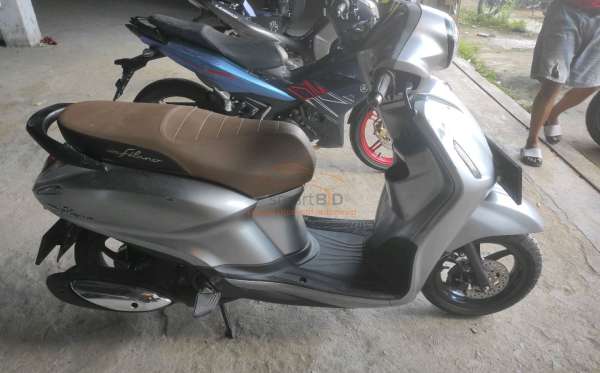 YAMAHA GRAND FILANO 125