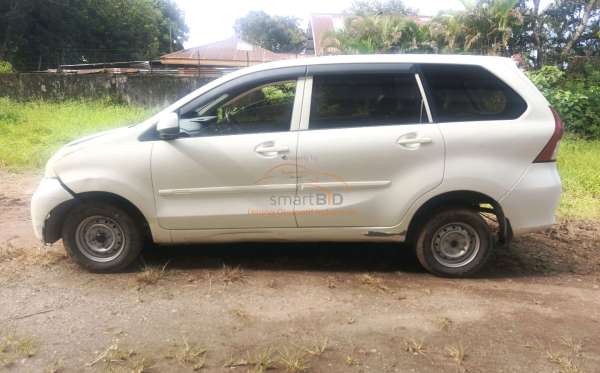 DAIHATSU  XENIA