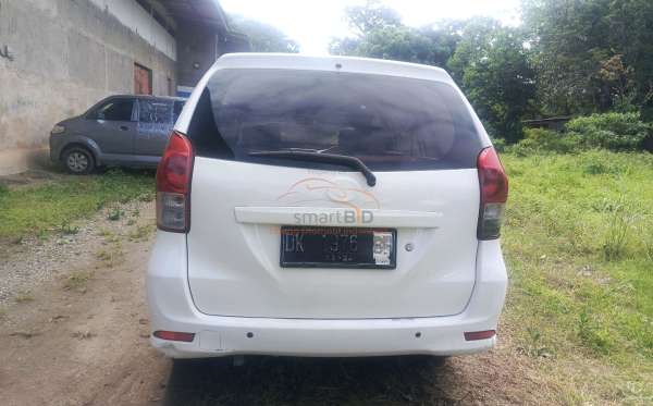 DAIHATSU  XENIA