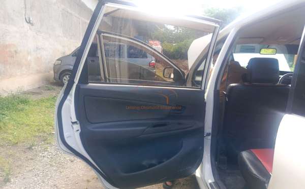 DAIHATSU  XENIA