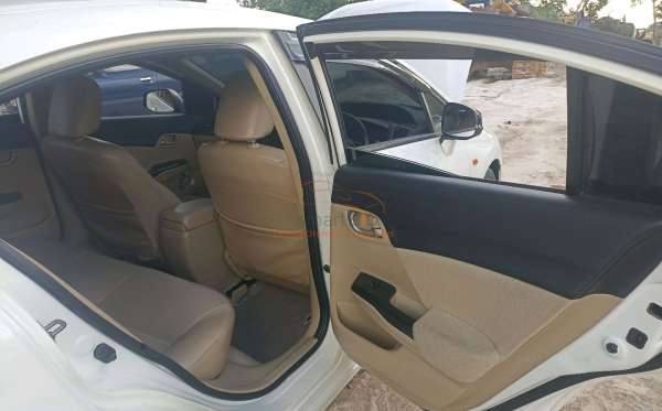 HONDA CIVIC FB2