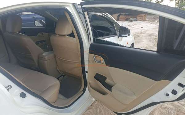 HONDA CIVIC FB2