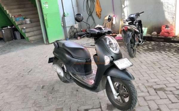 HONDA SCOOPY PRESTIGE