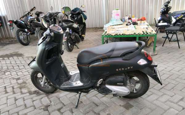 HONDA SCOOPY PRESTIGE