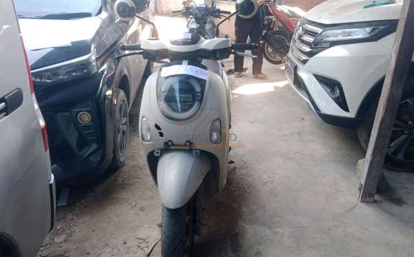 HONDA SCOOPY PRESTIGE