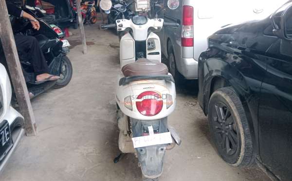 HONDA SCOOPY PRESTIGE