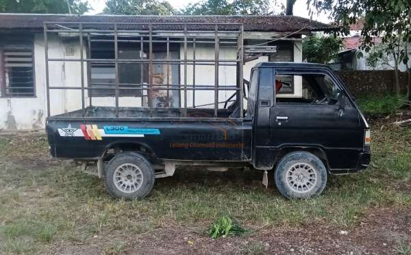 MITSUBISHI L 300 PU