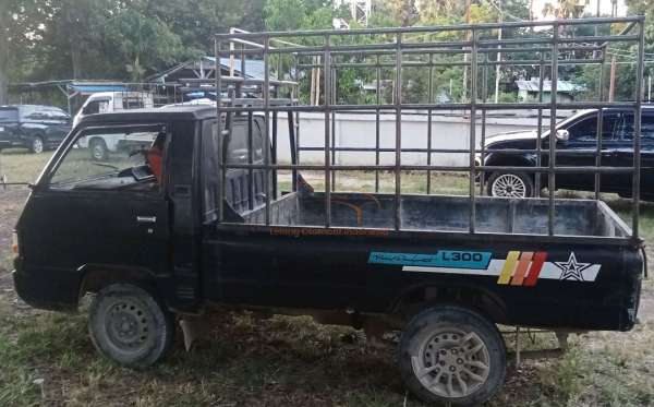MITSUBISHI L 300 PU