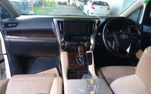 TOYOTA ALPHARD 2.5 G