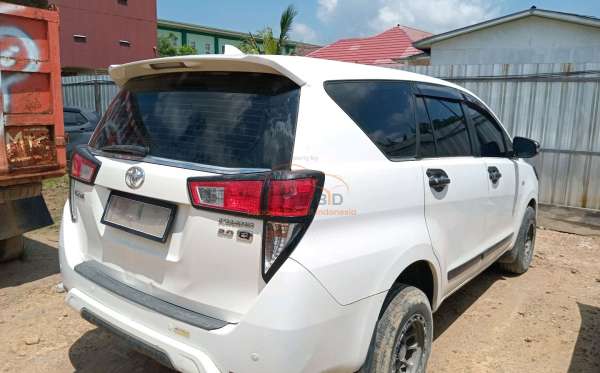 TOYOTA INNOVA  2.0 Q