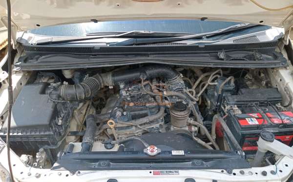 TOYOTA INNOVA  2.0 Q