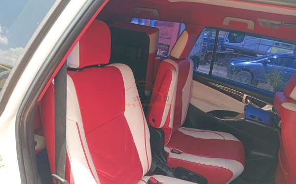 TOYOTA INNOVA  2.0 Q