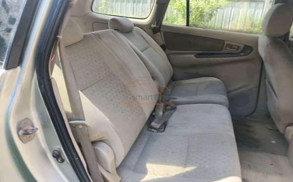 TOYOTA INNOVA G
