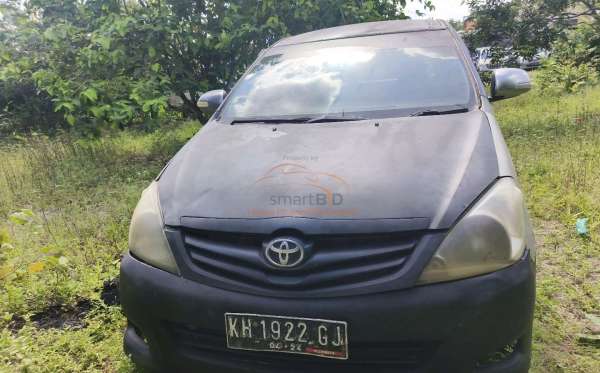 TOYOTA INNOVA G