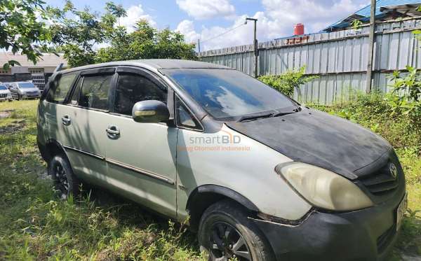 TOYOTA INNOVA G