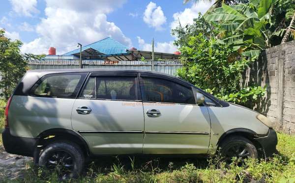 TOYOTA INNOVA G