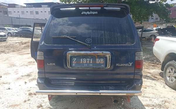 TOYOTA  KIJANG  UF 81