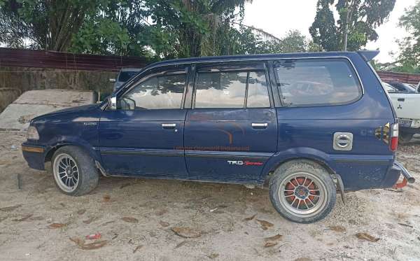 TOYOTA  KIJANG  UF 81