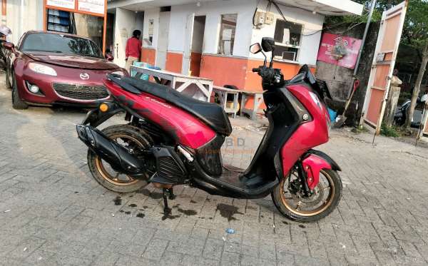 YAMAHA  LEXI