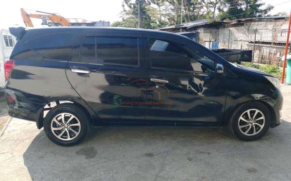 DAIHATSU SIGRA R