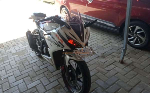 HONDA CB 150 R