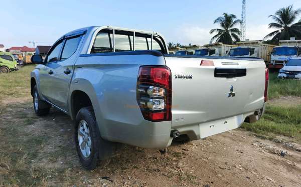 MITSUBISHI DC GLS 4X4