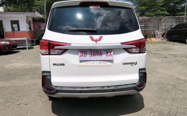 WULING CONFERO