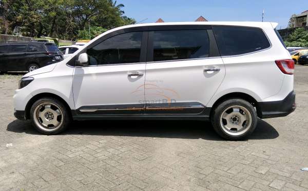 WULING CONFERO