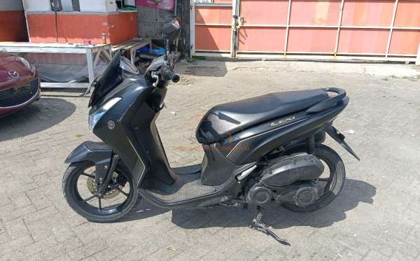 YAMAHA LEXI