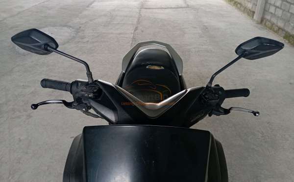 YAMAHA NMAX