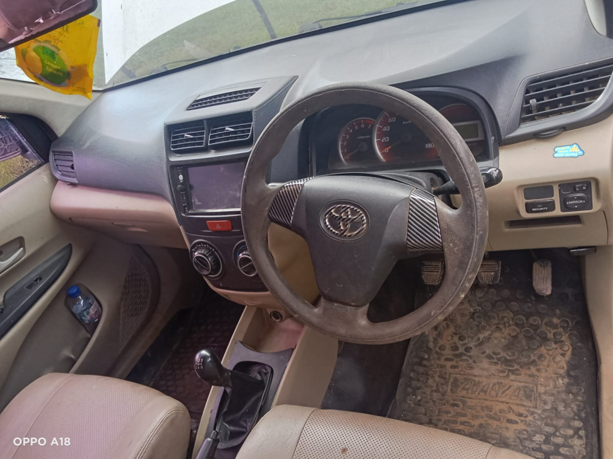 TOYOTA AVANZA  1.3 G