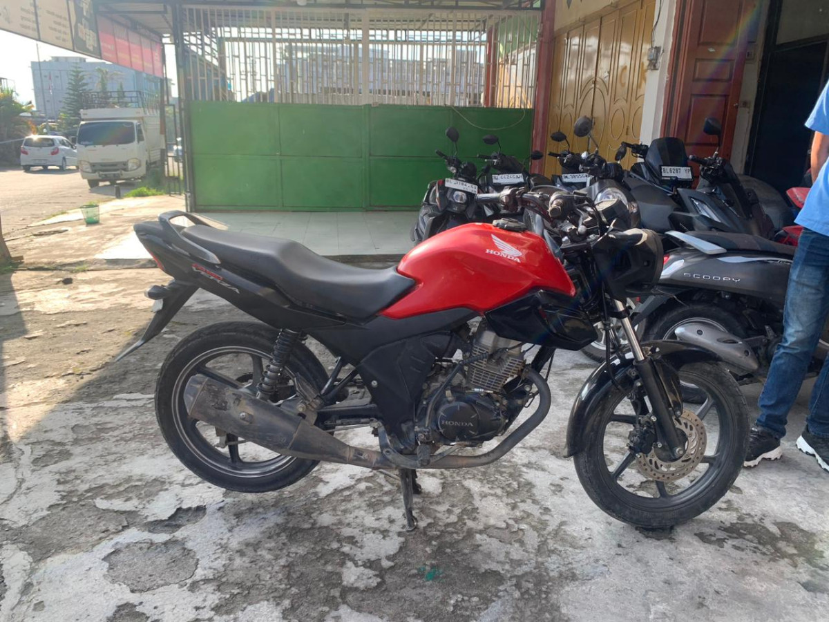 HONDA  CB 150 Verza